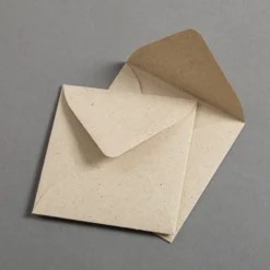 Graspapier Briefumschläge 100 x 100 mm nassklebend