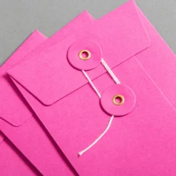 Umschlag DIN lang Rosa mit Bindfadenverschluss Rosa